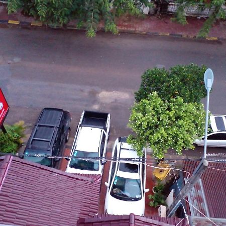Kro Nhep Guesthouse Kampot Esterno foto