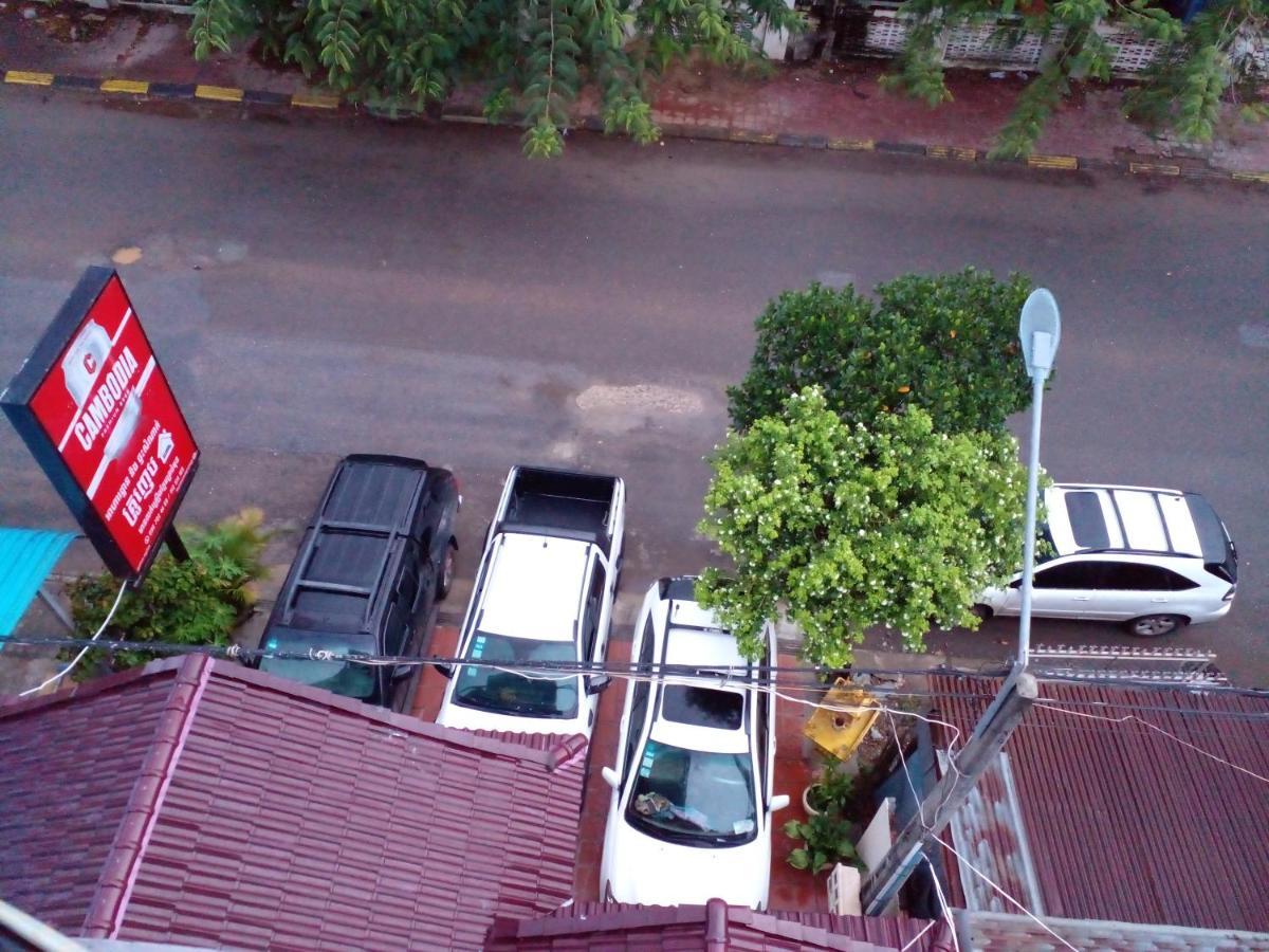 Kro Nhep Guesthouse Kampot Esterno foto